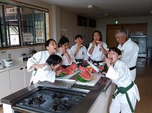 差し入れのスイカ